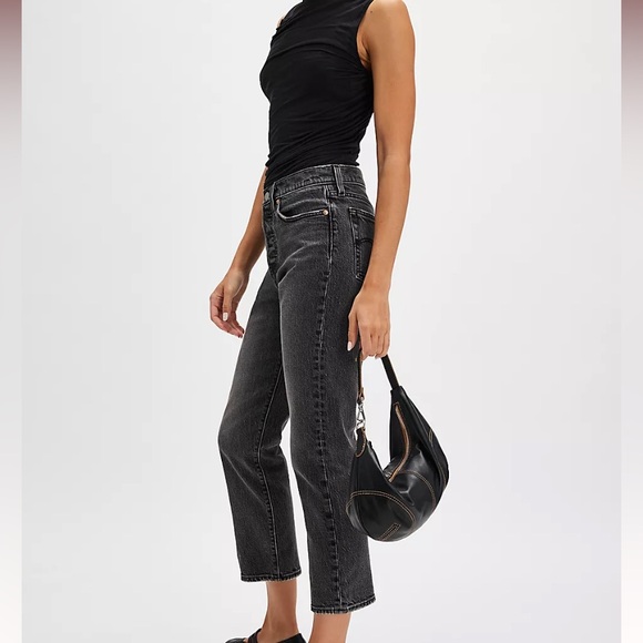 Levi’s wedgie straight jeans; size 26 - Picture 3 of 9